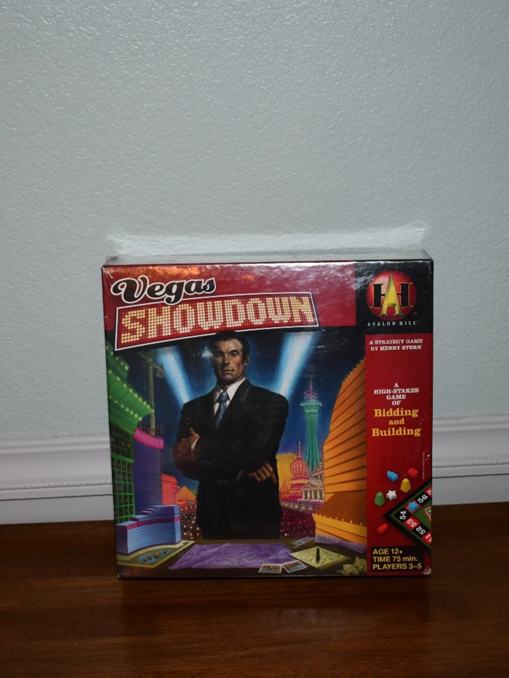 Vegas Showdown High Stakes Bidding & Building Strategy Game - Avalon Hill - New